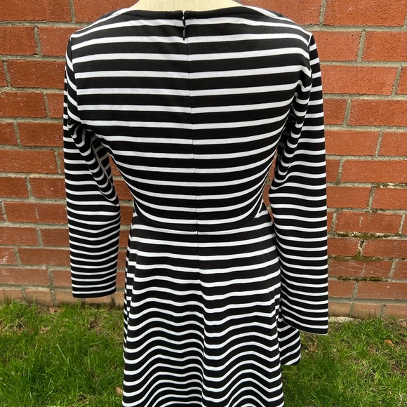 Striped dress NWT - Picture 4 of 4